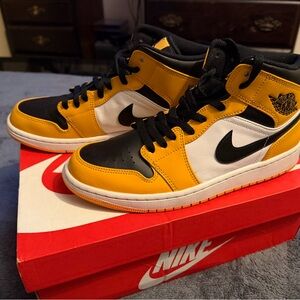 Nike Air Jordan 1 Mid Black/Yellow/White